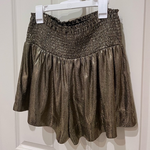 Gold Sparkle Smocked Waist Shorts Size Small - Picture 2 of 4